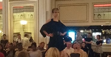 GuideDotYou_CL's tweet photo. @Dazarockz fabulous set at #fashionfiesta17 #2016winner @CCG_UK https://t.co/O1dujJl7FK