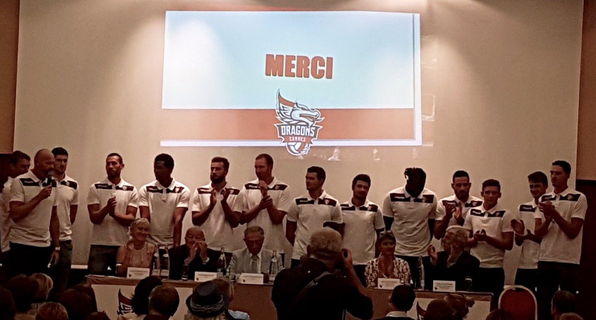 🔴 #Cannes direct
🏐 <a href="/davidlisnard/">David Lisnard</a> assiste à la présentation de l'équipe pro <a href="/ASCannesVolley/">AS Cannes Volley</a> saison 2017/2018
#VolleyBall