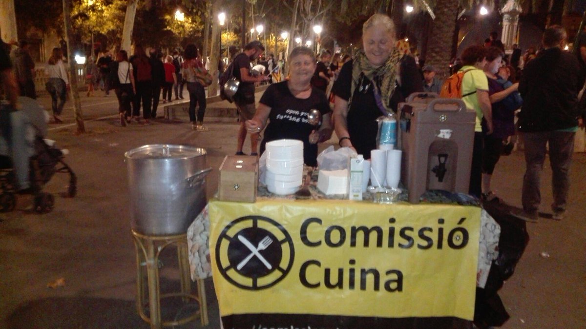 La <a href="/ComissioCuina/">Comissió Cuina BCN</a> a
Arc del Trionf altura carrer Comerç ❤️❤️❤️

#1O
#desobeim 
#Mambo