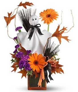 Halloween Flower Arrangements Can Add Scary Flare to Your Home:    homeinformationguru.com/?p=11776
