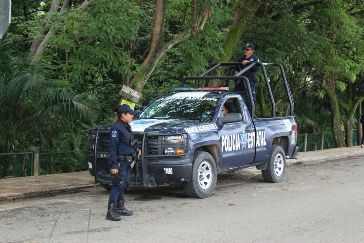 SSPCTabasco's tweet photo. Para protegerte reforzamos la seguridad con operativos en varias partes de villahermosa #PolEstatal https://t.co/vojC4qSS3j