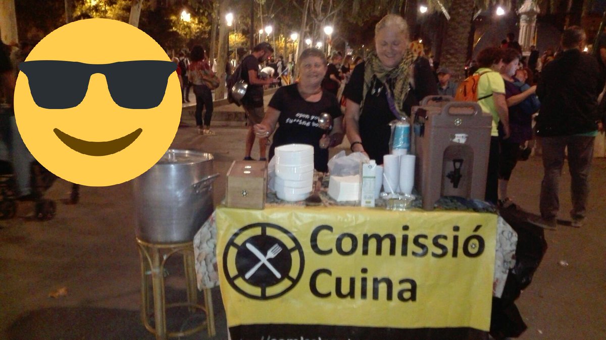 Si estàs en Arc del Triomf i vols escalfar l'estómac amb unes llenties, la <a href="/ComissioCuina/">Comissió Cuina BCN</a> està al passeig a l'altura de Comerç
