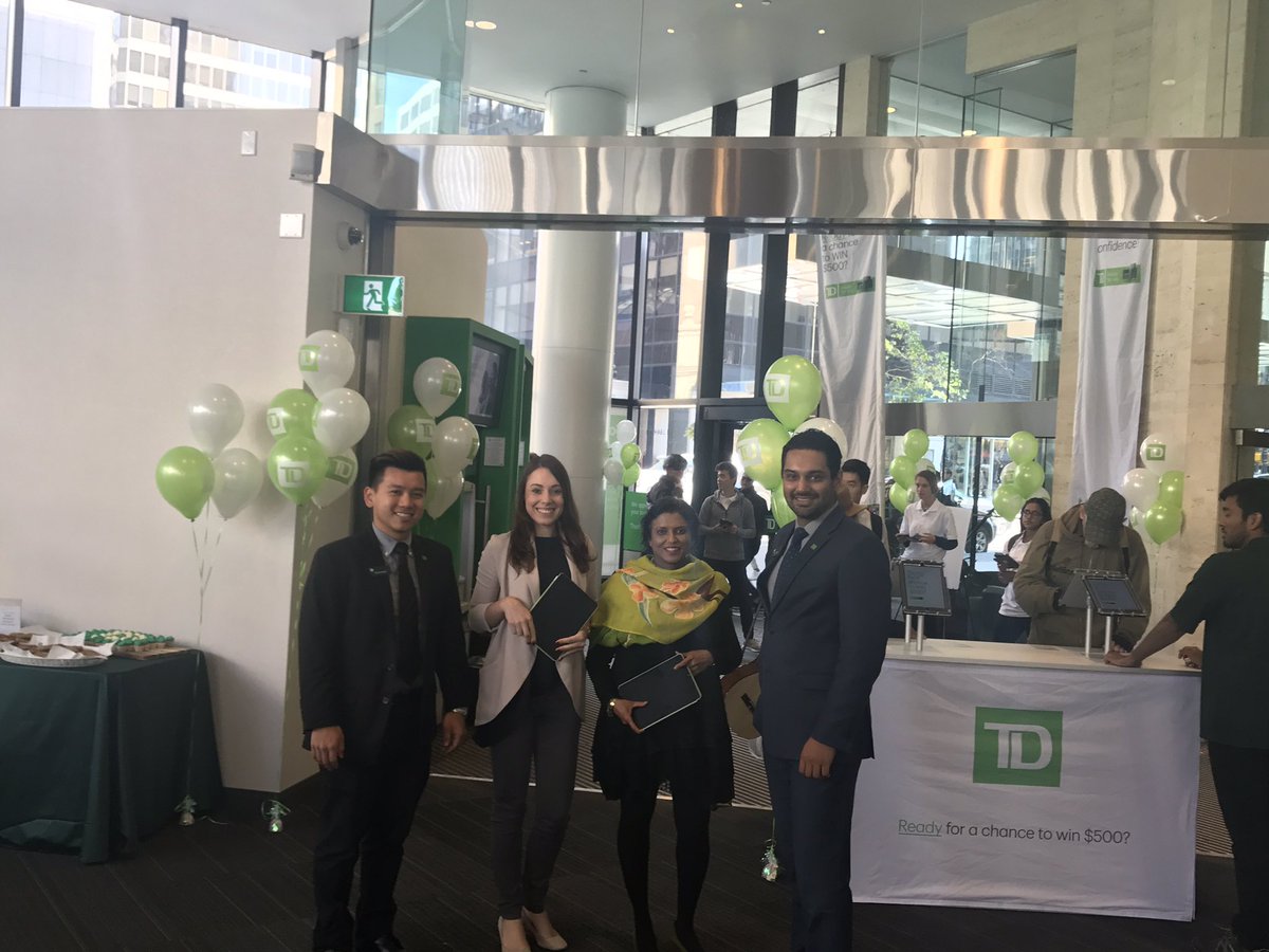 Fabulous Advisors hanging out at r TD Tower Digital Tools Activation Bar helping Customers get Digitally Fit!! #IAmDigitalReady #towerpower