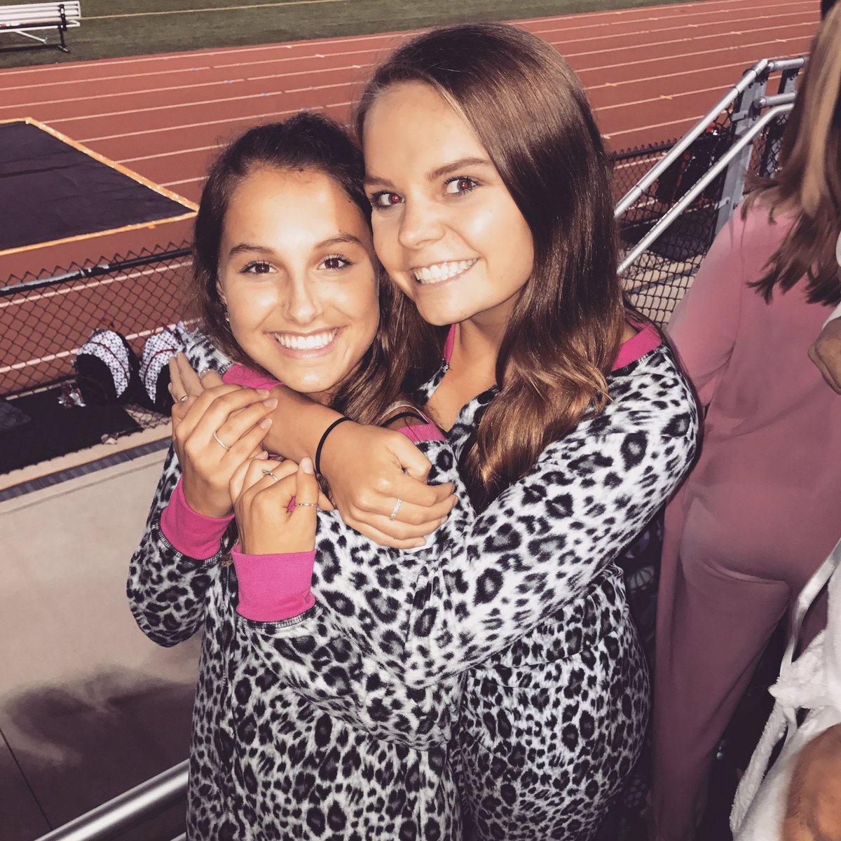 eepint's tweet photo. happy birthday to my life long sister🎉🎉 so thankful to have you in my life, wouldn't be where I am today w/o you💕 love you long time girly https://t.co/fiUoy3Yw7V