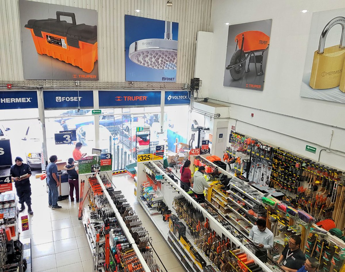 Nuestro primer corte de donaciones a las 13:00 es $38,800 MN. Estamos en Truper San Isidro. Continuamos recibiendo donaciones. #RT #AyudaMX