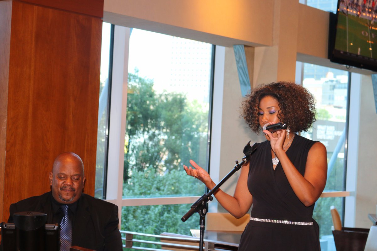 klfproent's tweet image. Sean and Dawn from our Infinity Show Band entertaining the Omni Atlanta Hotel at CNN Center guests!