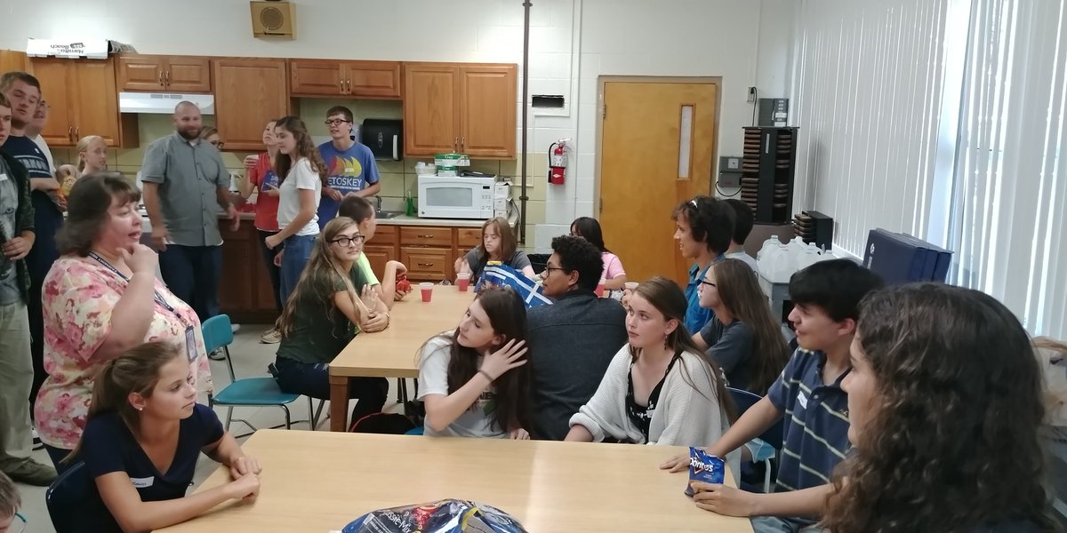 First Buddy System event is underway! <a href="/KFHS_West/">Jenny Britton</a>