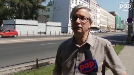Śladami getta warszawskiego: #Umschlagplatz „To tu kończyła się historia Żydów warszawskich”- mówi prof. J. Leociak dzieje.pl/wideo/sladami-…