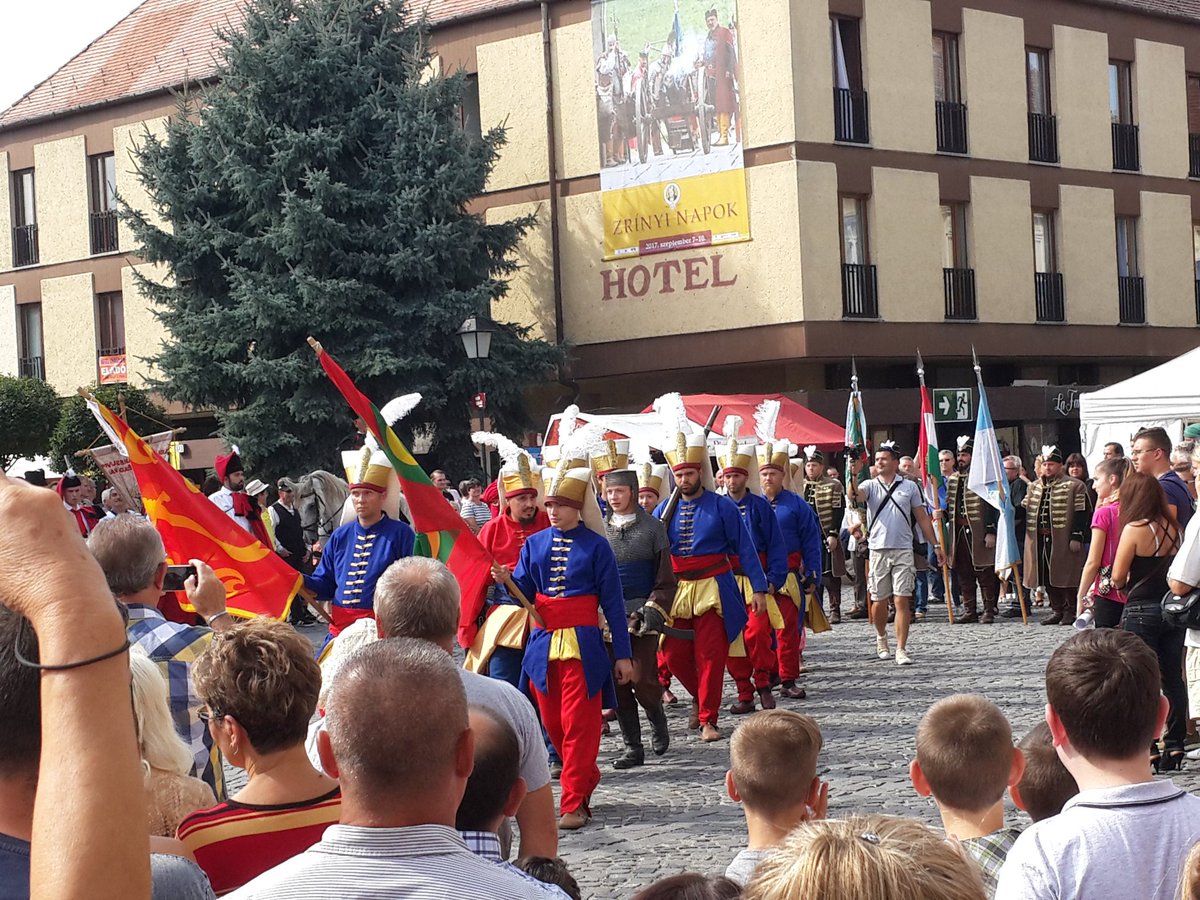 Zigetvar'da 1566 kuşatması kutlamalarında yeniçerilerin geçit töreni