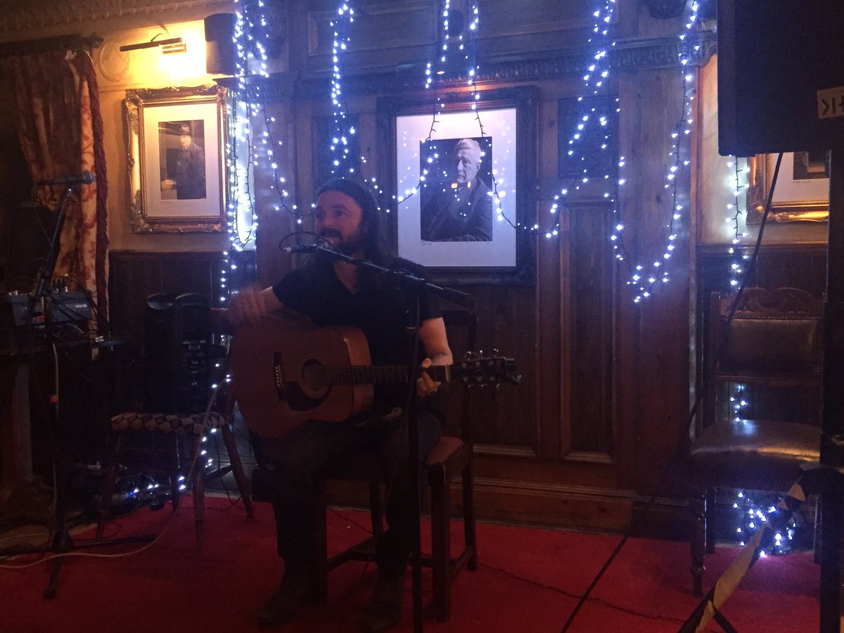 chophouseRog's tweet photo. Soundcheck @chophouseSams in #TheLowryLiveLounge for open mic night https://t.co/JRhgzquOvK