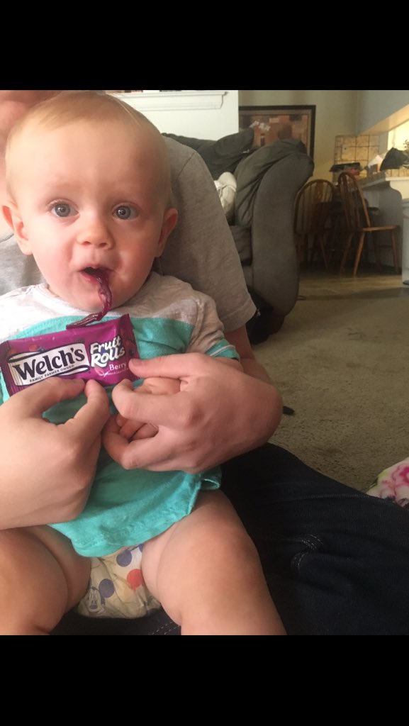 wcpunk4's tweet photo. @InfluensterVox Loved loved loved it ate all of them #flourishvoxbox #contest #fruitlsfirst #unrollthefun https://t.co/cz3EA8yFZw