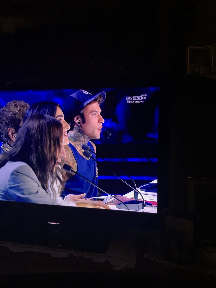 skaterved's tweet photo. Giovedi 21.15 : appuntamento fisso con @XFactor_Italia @levantecanta @Fedez siete unici❤️ https://t.co/Gj06LN4dOx