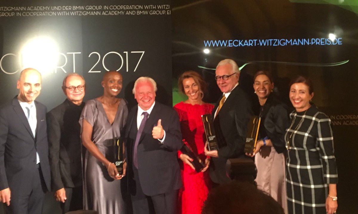 cluballard's tweet photo. La Chef María Marte y Luisa Orlando, directora de El Club Allard** reciben el reconocimiento internacional #Eckart 2017.
@apardo59 https://t.co/DFiKmIZMFG