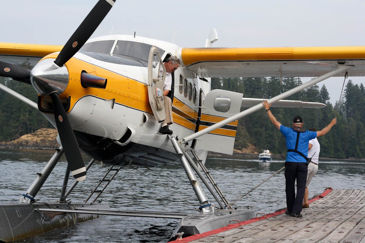 April_Point's tweet image. There are only nine days left to arrive by plane and stay with us. #lastdayofsummer #aprilpoint