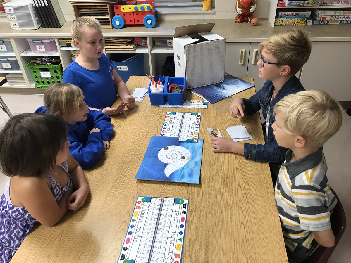 jcolganmes's tweet image. Fifth grade friends came down to teach us games they created. So much fun! #makermorning #theMESway