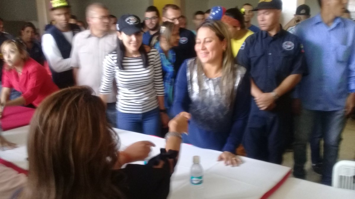 mirelct's tweet photo. #VenezuelaDefiendeLaPaz En inspección en el Complejo Penitenciario Carabobo apoyando al #PlanCayapaJudicial donde se han atendido + 5000 PL https://t.co/gVGrwdInz6