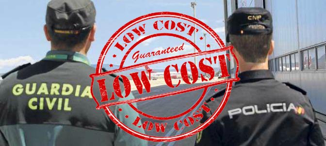 jusapol's tweet photo. @zoidoJI @guardiacivil @policia Si,muy orgulloso puede estar por nuestro impecable trabajo,ahora vaya allí y les explica xq cobran 600€ menos q los Mossos. #EquiparacionYa https://t.co/nqs3FJ4V33