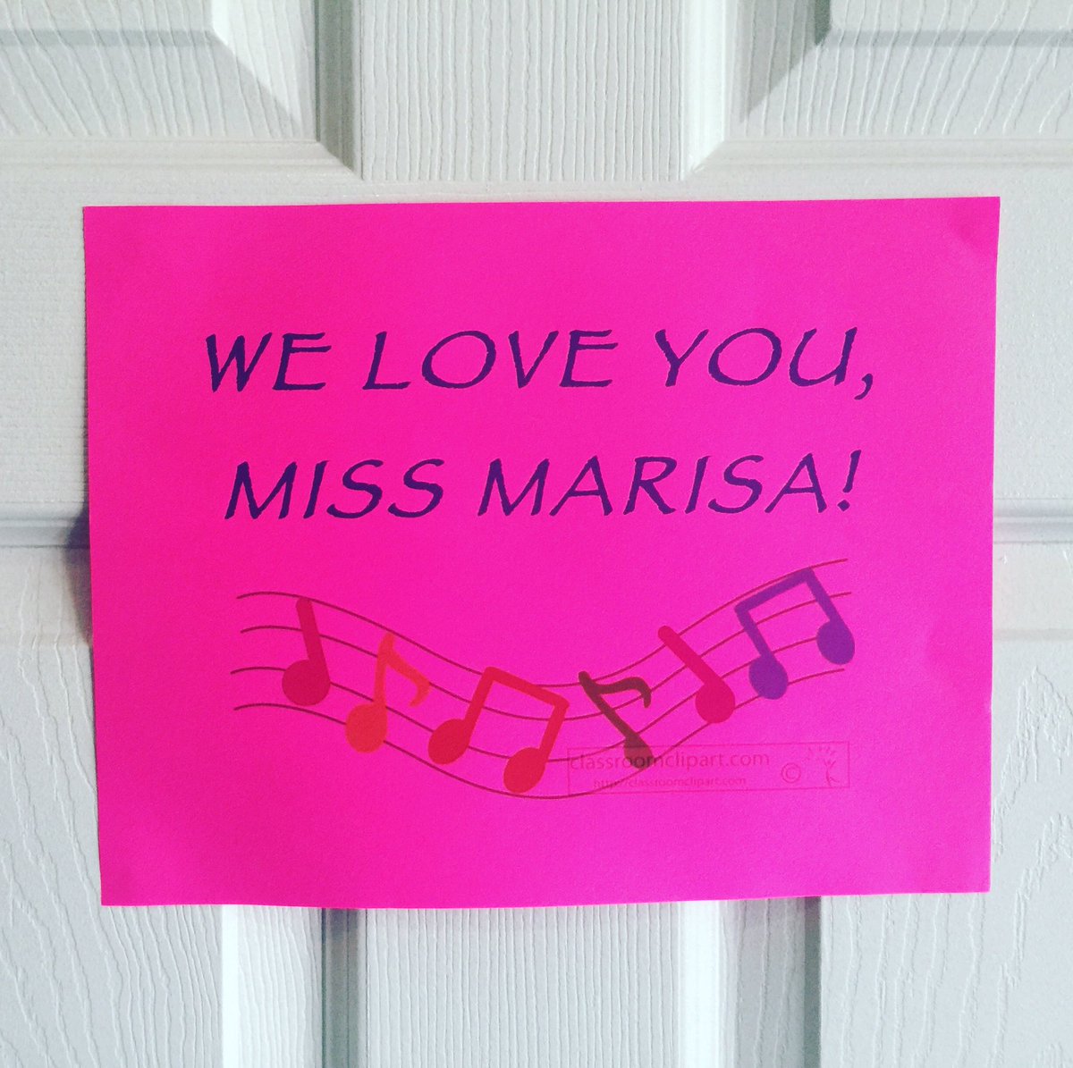 MarisaLRamsey's tweet photo. When you show up to work and find unexpected love on your classroom door...π#spreadthelove #randomgoodness #ArtWorks #kindnessworks https://t.co/MYxL4rWqOM