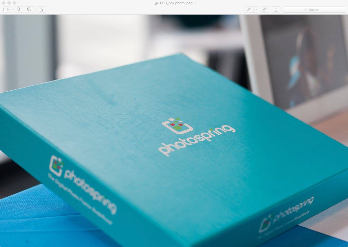 PhotoSpringInc's tweet photo. What's in the box? #PepCom #MobileFocus https://t.co/996fNWzd1h https://t.co/qvvfKPky4E