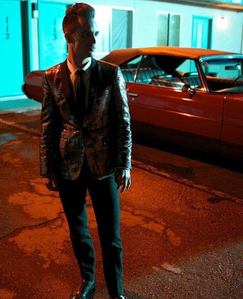 Nueva/antigua foto de Brendon durante el rodaje de Miss Jackson. (Vía <a href="/AFrancoDesigner/">Anthony Franco</a> en instagram)