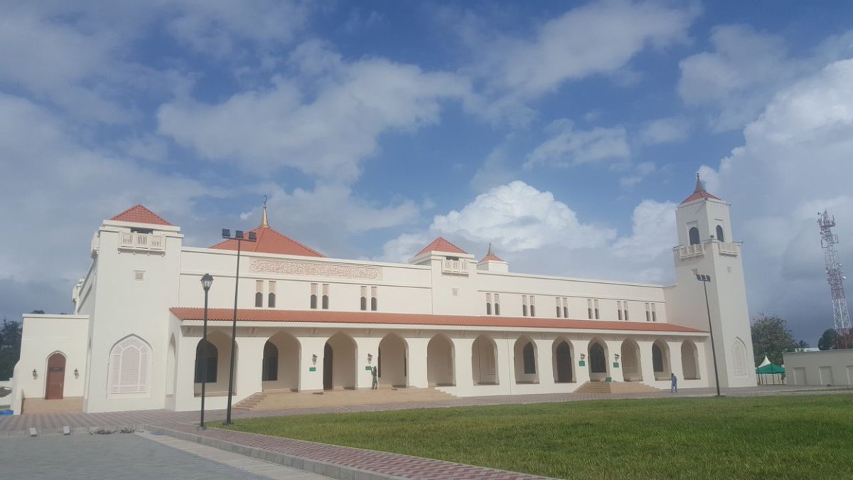 mesutalbimani's tweet photo. #Hatimae leo Unafunguliwa RASMI Inshaallah.
Ni جامع زنجبار - Msikiti Mkubwa wa Ijumaa wa Zanzibar uliojengwa Na Mfalme Qaboos. https://t.co/ni8GofvezG