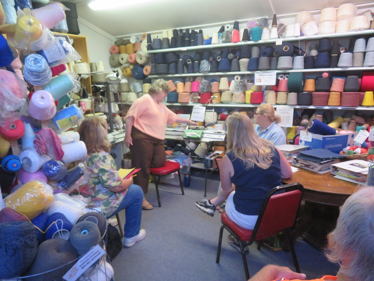StCloudKnitShop's tweet photo. Scenes from SEPTEMBER SEMINAR
#machineknitting #knittingmachine #knittingtechnology #fiberart #passap #passapknittingmachine #yarn #knitting https://t.co/SLP9jvxk8a
