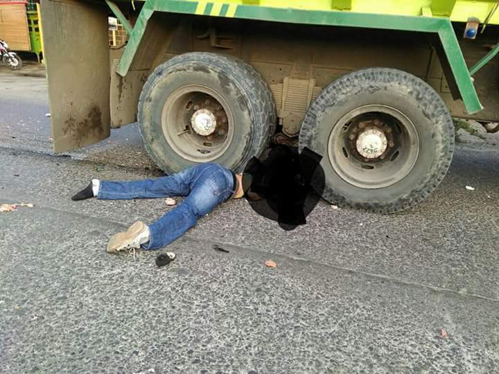 Anglesolihin's tweet photo. Terjadi lagi pak, mohon respon nya pak. Kejadian minggu karin terulang lagi. Nyawa ini pak cc: @Deddy_Mizwar_ @aheryawan #Saveparungpanjang https://t.co/sfurrmJ7PD
