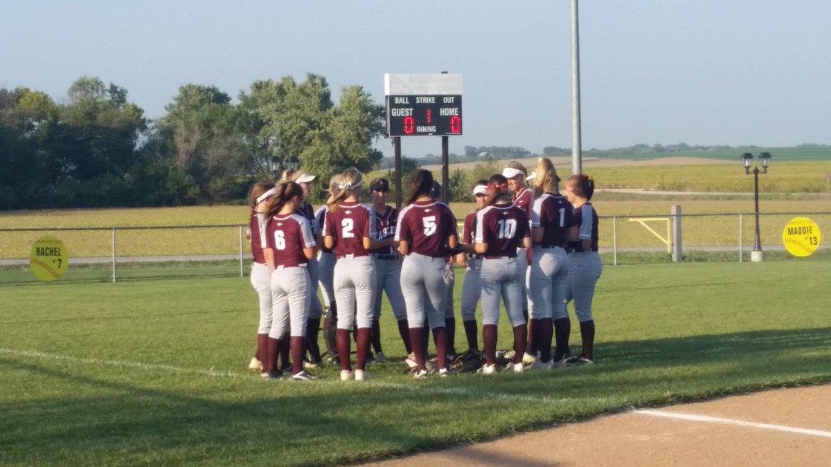 Arlington_HS_SB's tweet photo. Senior Night! #arloproud #WePlayForA https://t.co/Lj0oz1WHyh
