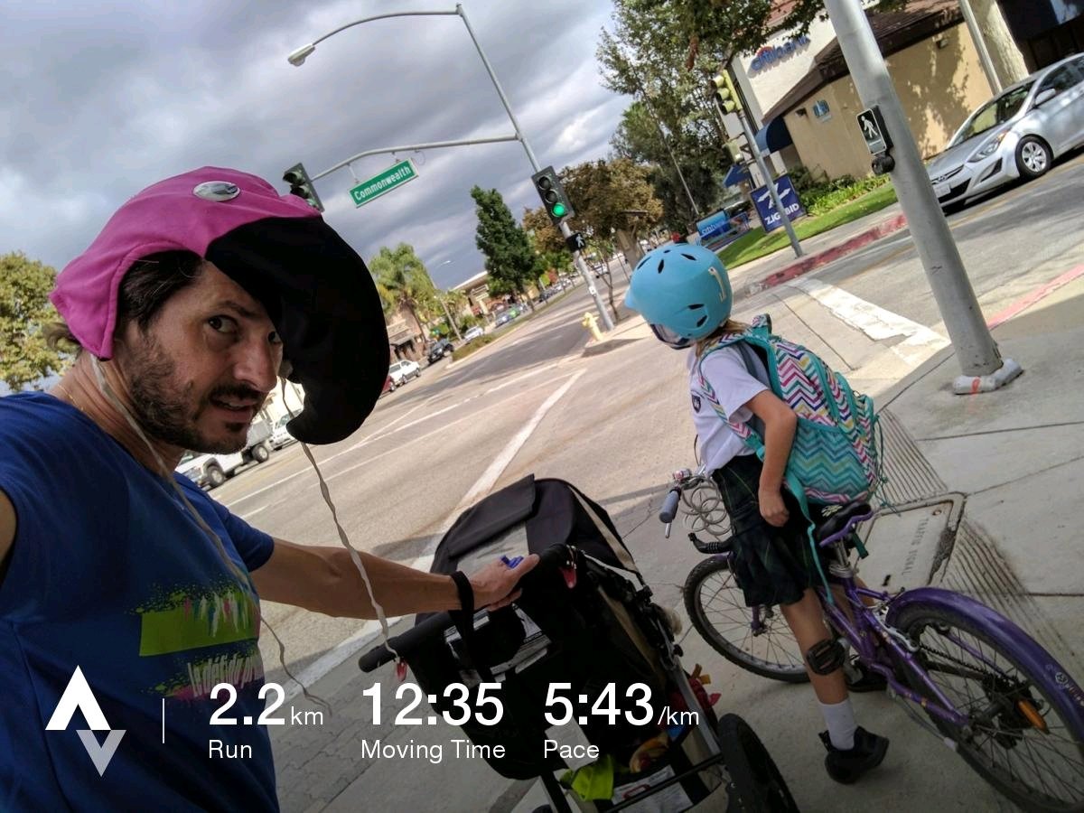 SucreGorge's tweet image. #RunnersProblem
Late for school 🏃 pickup❓
⏳🏫😱
Push yourself (and the stroller) harder‼️
Even uphill ↗️😂
#UkRunChat strava.com/activities/119…