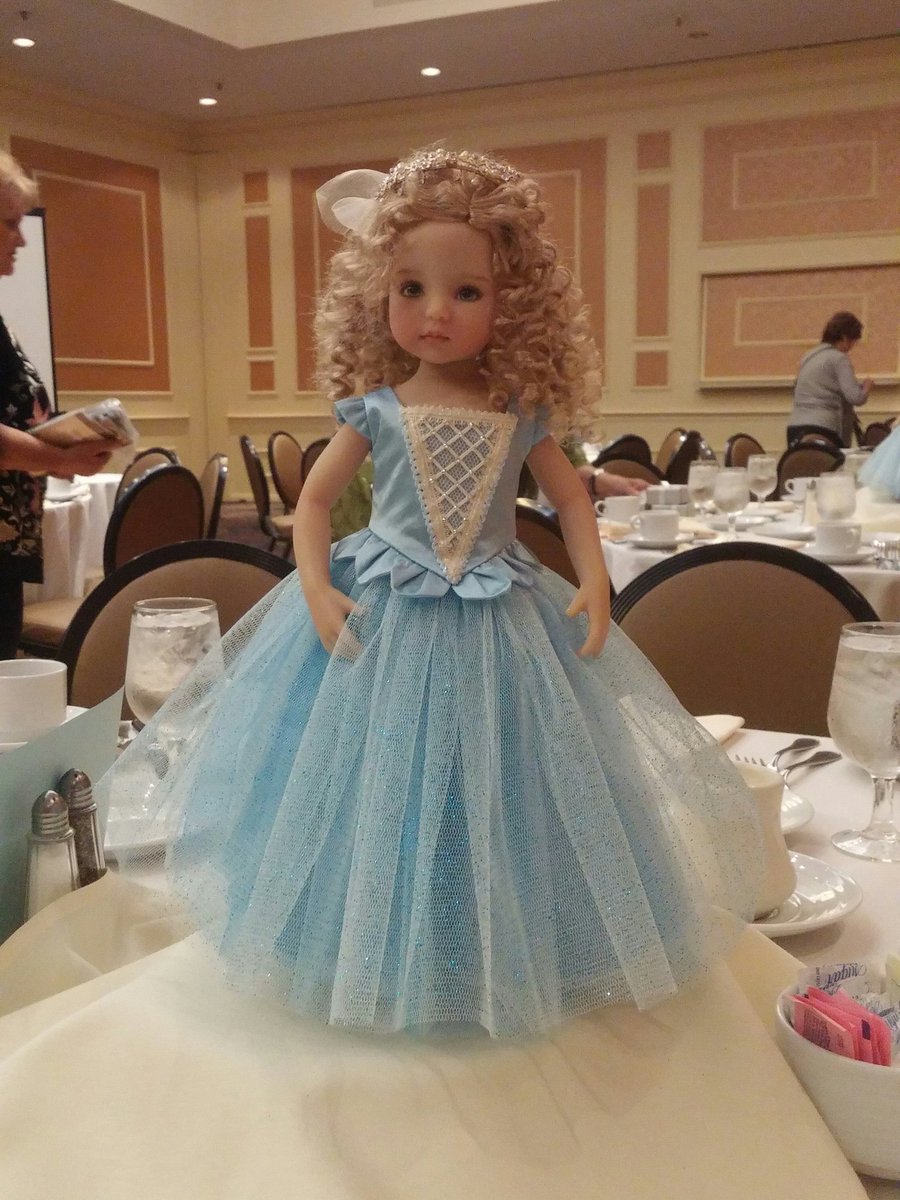MDCCINC's tweet image. #DiannaEffner Cinderella Centerpiece #MDCC2017 #FairyTalesComeTrue #Danvers