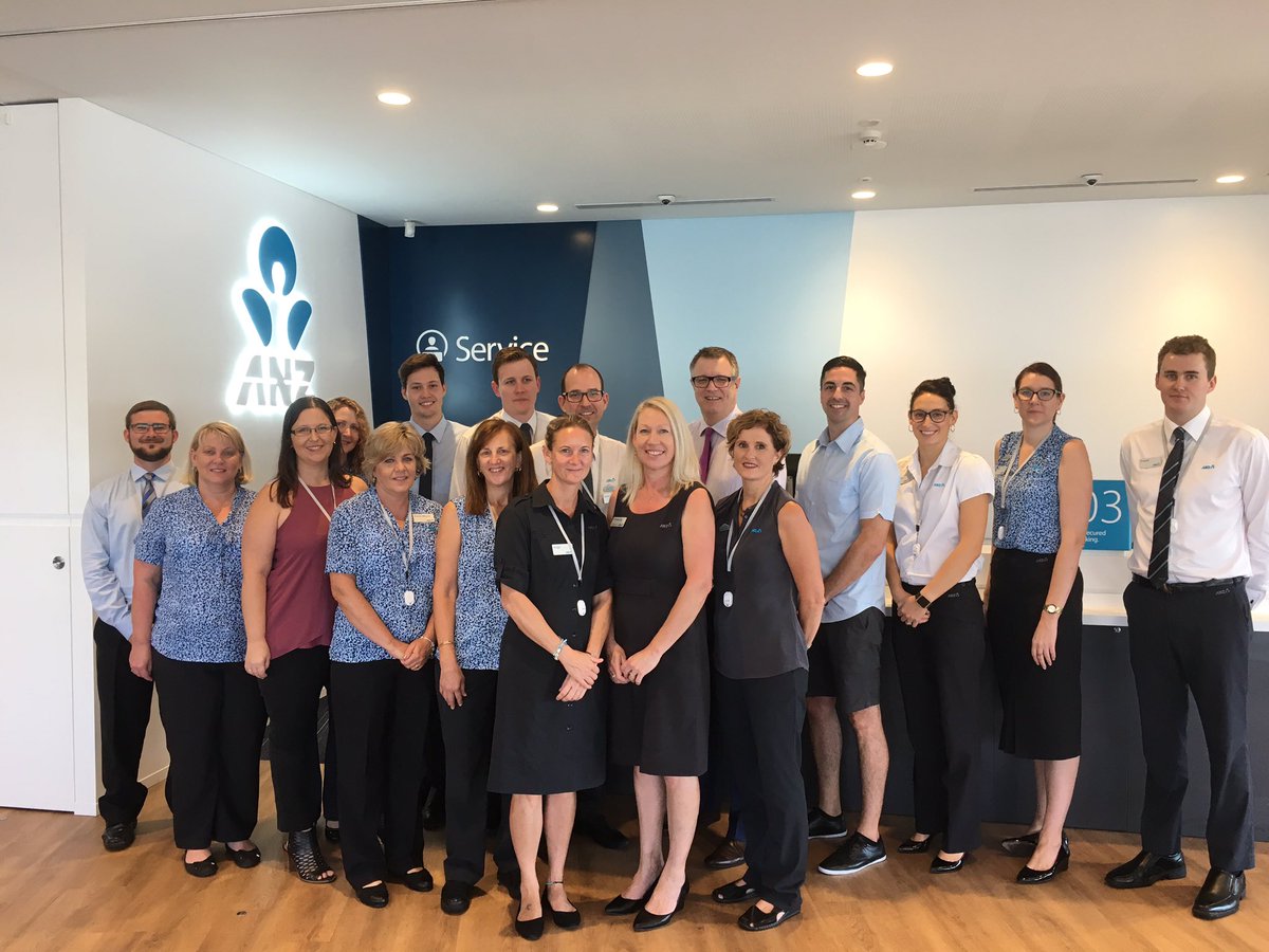 Team Hervey Bay enjoying the morning with <a href="/paul_presland/">Paul Presland</a> at their new digital Branch@ANZ_AU #first homebuyercoach#widebayrocks#herveybay