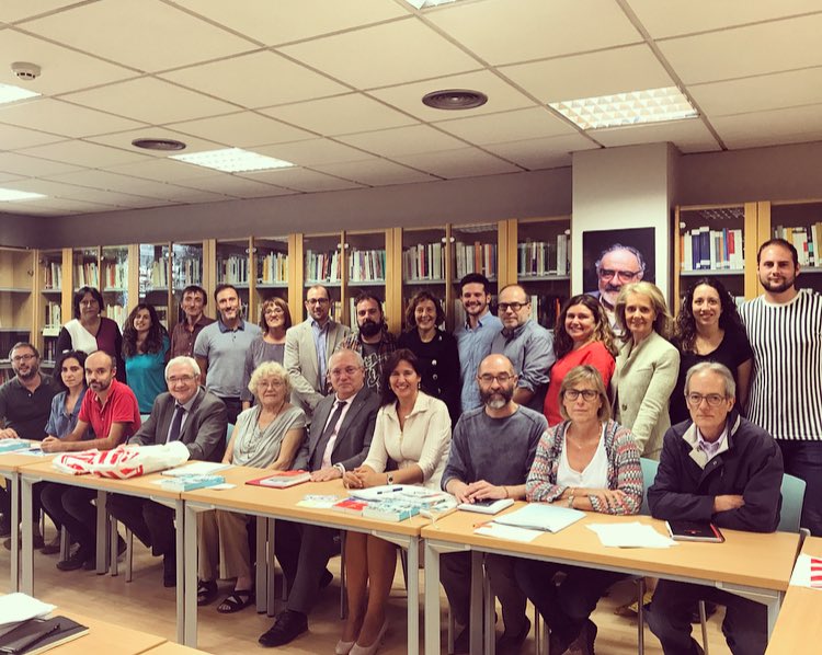 lletres's tweet photo. Intervinguts!
Ahir érem sotmesos a 'vigilància especial' i avui,comptes bloquejats i partides amb reserves per activitats 3r trimestre a 0€. https://t.co/iIOz4wWxuY