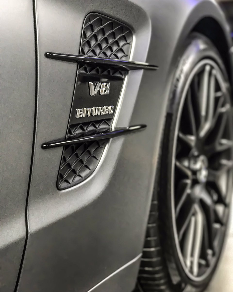 ComoMercedesAMG's tweet photo. TGIF @MercedesAMG SL 63 What Else?
#MercedesBenz #FollowComo #Como #AMG #ComoBastille
Photo Credits: @carl_phg https://t.co/Idj84TleWI