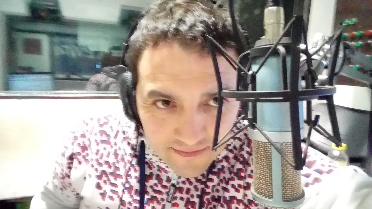 la_retrochimba's tweet photo. Las noches de radio con @Gaby_Palavecino y @la_retrochimba https://t.co/8yVTXxsGLK