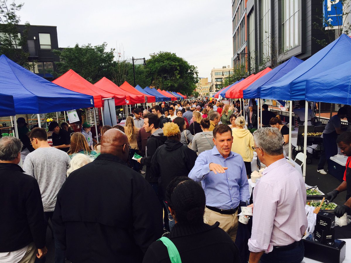 Great crowd at tonight's #TasteofFenway &amp; nice to see our friends at <a href="/Wahlburgers/">Wahlburgers</a>, <a href="/SalonikiGreek/">Saloniki Greek</a> and <a href="/riwlaw/">Ruberto, Israel & Weiner</a>