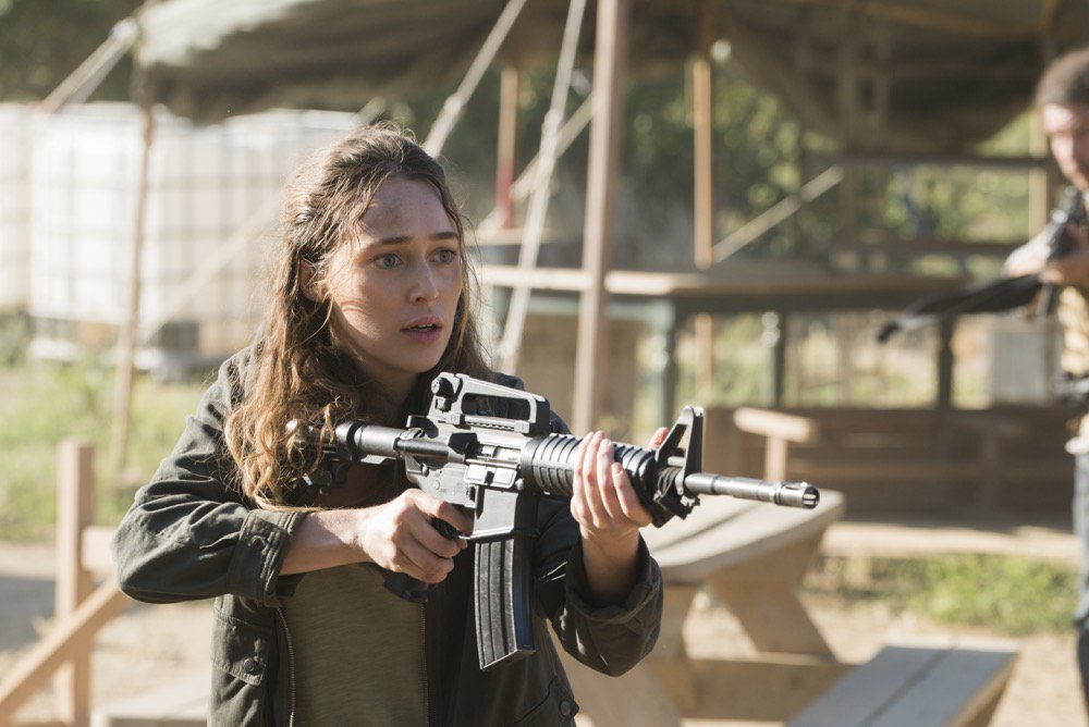TheWalkingDead's tweet photo. Alicia and Troy return in this week's #FearTWD. Check out these exclusive images from the episode: https://t.co/PQLh4nHhtl https://t.co/0zpfgqlged
