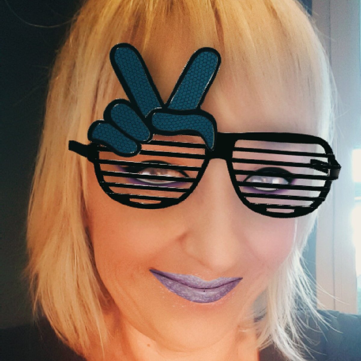 iamlorilove's tweet photo. International Peace Day!
Go ahead....use your fingers 
@peaceworkstv 
#FlashItForPeace
#GivePeaceAChance https://t.co/aQGXBVU8IY