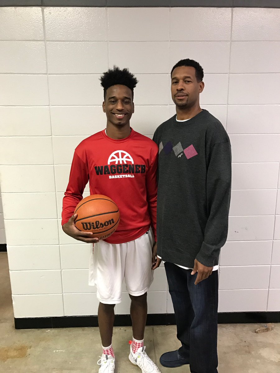 BigSoon_Pg's tweet photo. Happy birthday to one of the best coaches. I could asked for this man be in my corner through it all thanks coach Dion @LvilleLegends https://t.co/R5mPqp2jVx