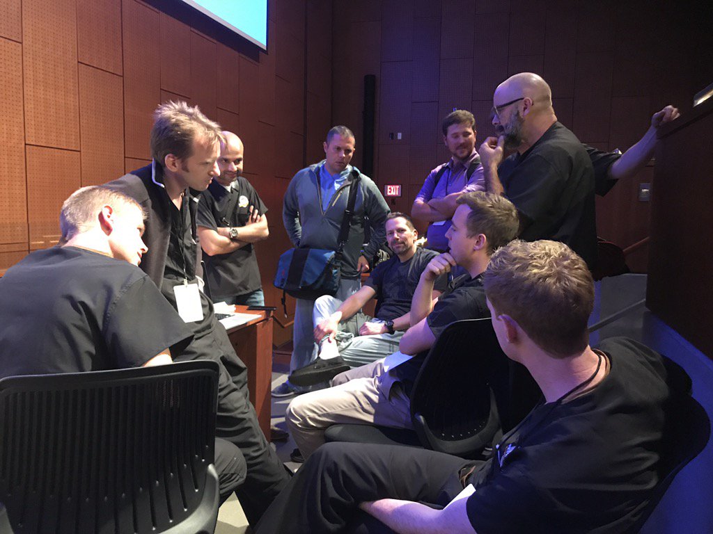ashleyliebig's tweet photo. 8 hours later.. the day is done and they are still talking shop!!!! #reanimate4 https://t.co/9xGOqsWIcm