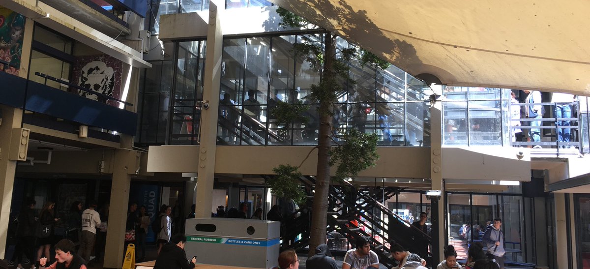 Massive lines down the stairs &amp; across the quad <a href="/AucklandUni/">University of Auckland | Waipapa Taumata Rau</a> for early voting! ✅💚 Last day you can enrol and vote at the same time! #nzpol