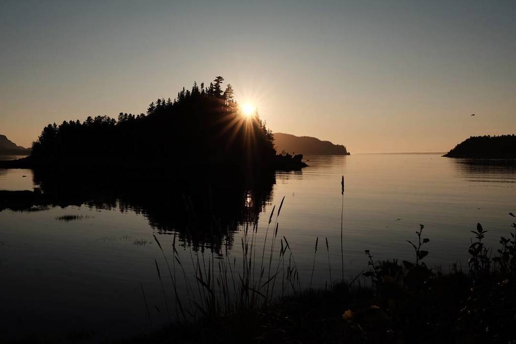 EricCoteTr's tweet photo. On couche ici ce soir :) #sepaq #camping #optoutside #vanlife #utbdm #discoverquebec #basdufleuve https://t.co/lxtoA6MFet https://t.co/mpLgWlUS0h
