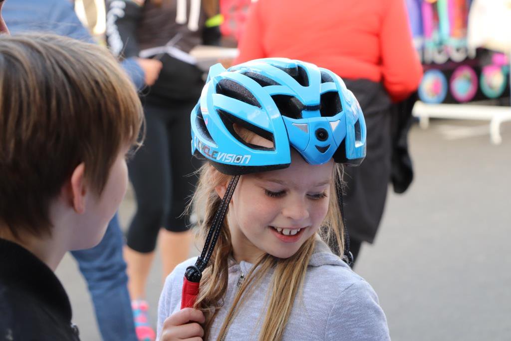 cyclevision_au's tweet photo. We showcased our prototype helmets at Amy Gillett's Gran Fondo event. Many expressed they cannot wait until they go into production🚲👏🏼 https://t.co/hbjpOpZd9E