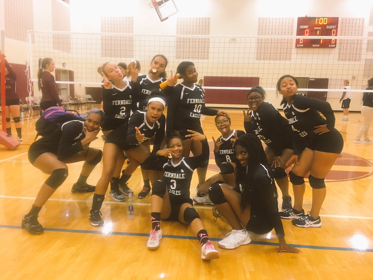 ferndalevb's tweet photo. The Lady Eagles with a shutout victory  (3-0) against the Hazel Park Vikings! Good game ladies, keep up the hard work! 🏐💛 https://t.co/FJgUaA3zPX