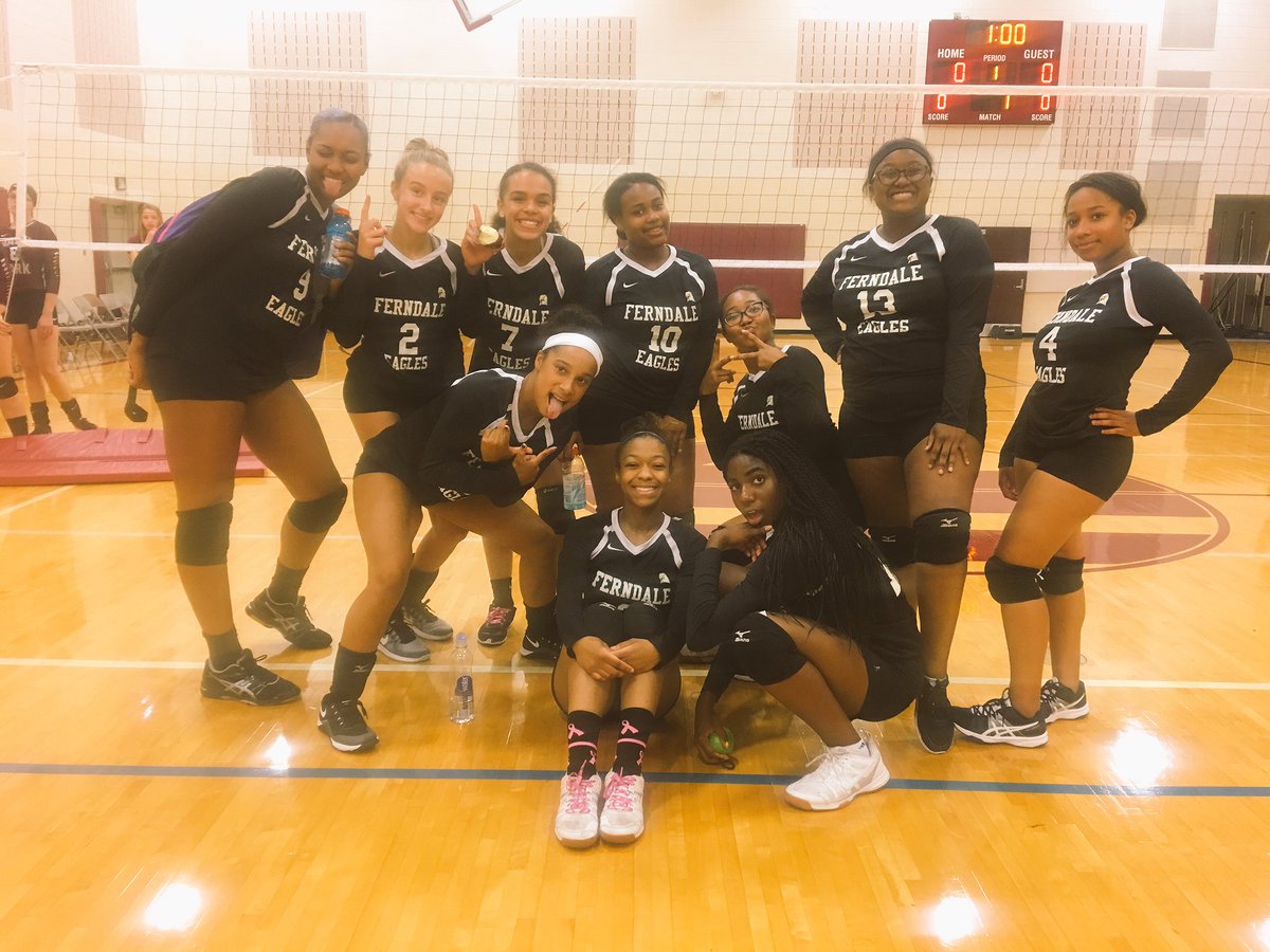 ferndalevb's tweet photo. The Lady Eagles with a shutout victory  (3-0) against the Hazel Park Vikings! Good game ladies, keep up the hard work! 🏐💛 https://t.co/FJgUaA3zPX