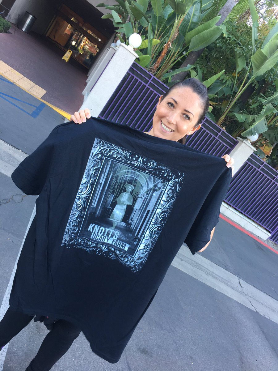 ThemeParkDuo's tweet photo. Like and RT if you want to win this awesome #scaryfarm t-shirt! https://t.co/g91lx08vHv