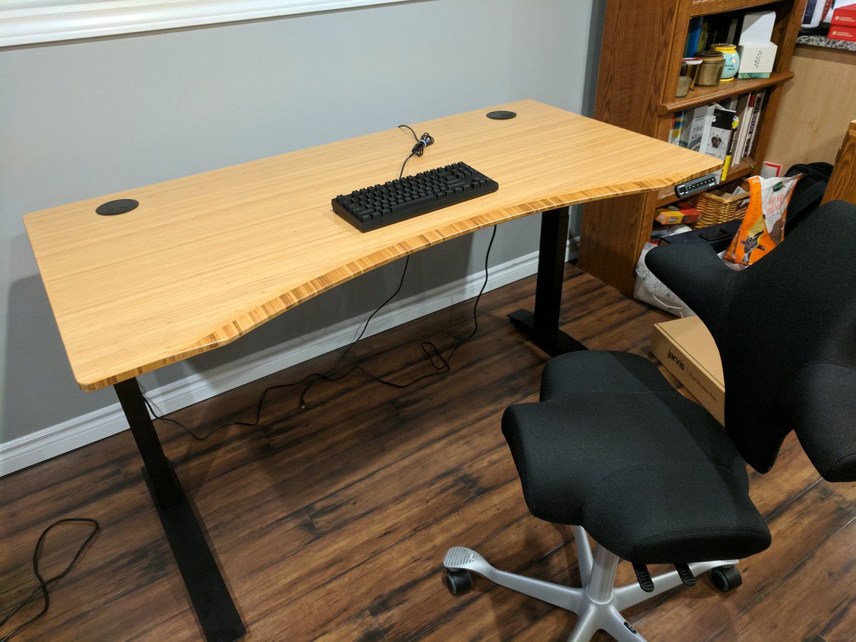 JustinJasmann's tweet photo. I did it #deskgame https://t.co/rKeIWaGpWy