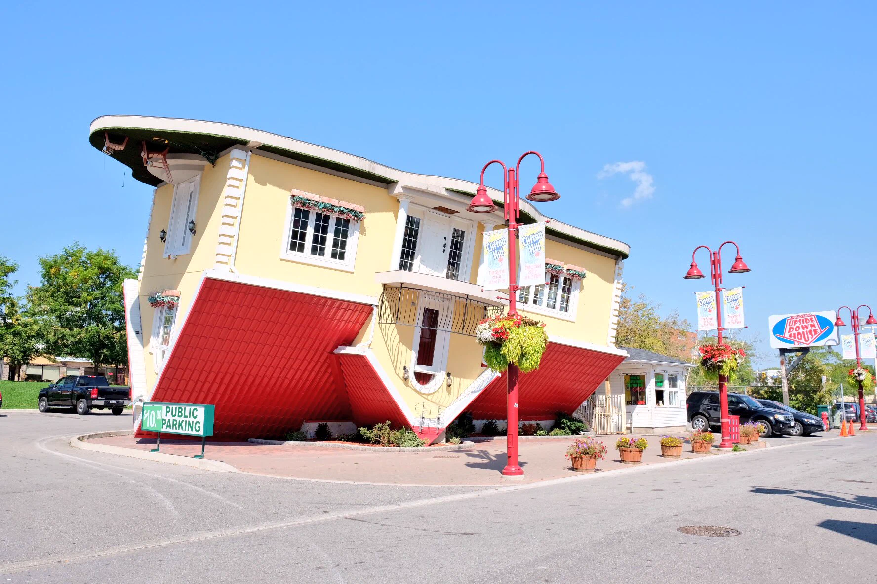 まさにリアルトゥーンタウン！カナダにある街がカラフルで本当にかわいい！