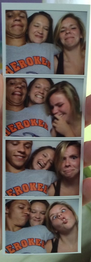 mandyfinks's tweet image. Happy birthday Z, miss ya have a good day 💗 @zach_mccoig