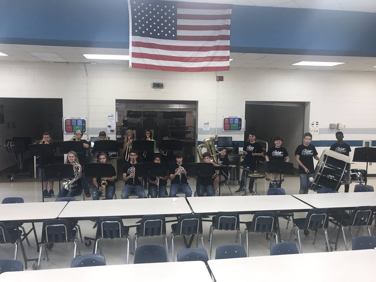 arnallband's tweet photo. Our smaller version of our Pep Band performs at our Title I meeting. 
#bandkidsrock 
#GoKnights 
@ArnallKnights https://t.co/ftTwLUER0g