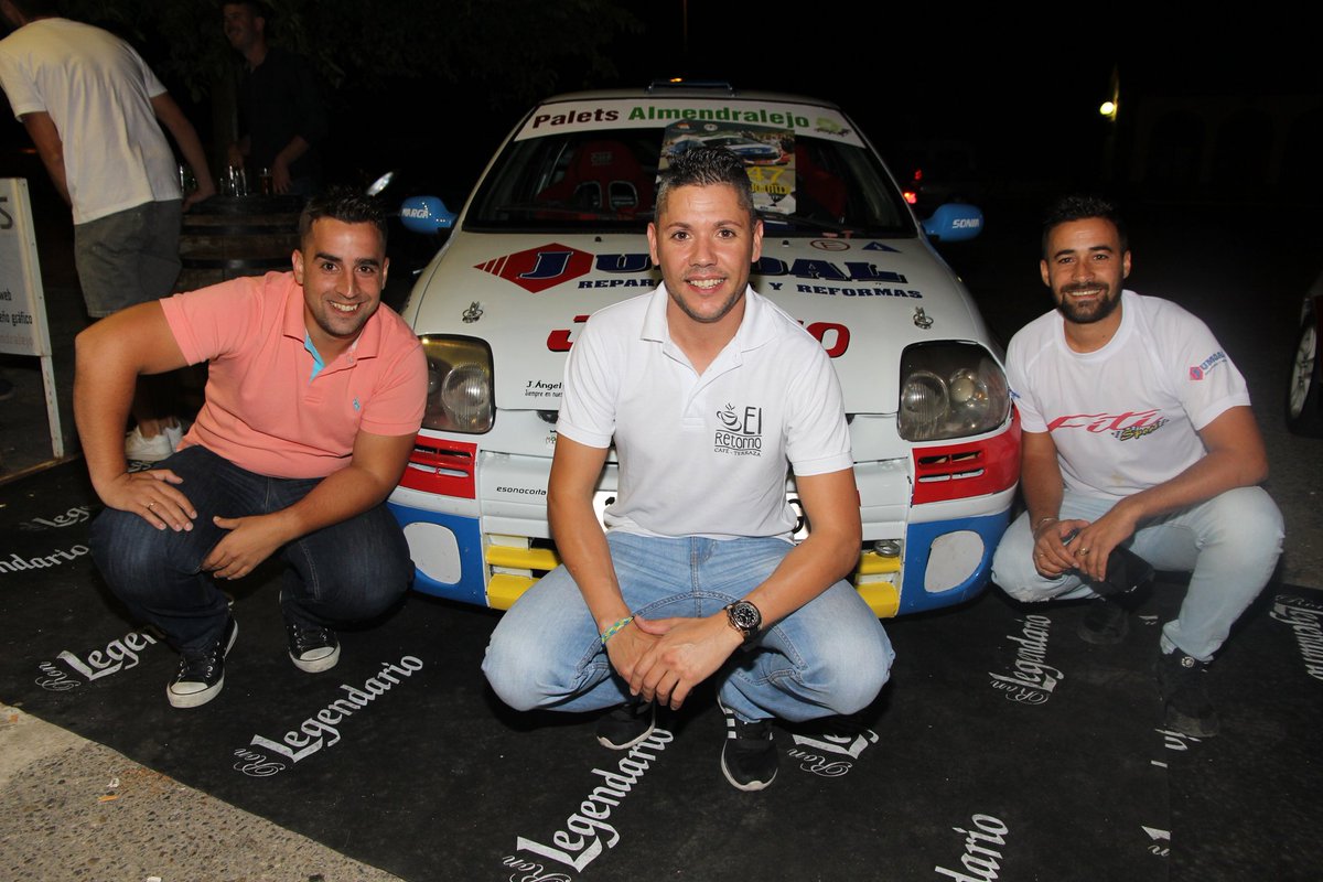 extremphotocoll's tweet photo. Presentación del rally de la vendimia almendralejo 2017 en Bar Café Restaurante El Retorno @kalunga_1984 Gran noche la vivida hoy con amigos https://t.co/WQevi7Ykvy